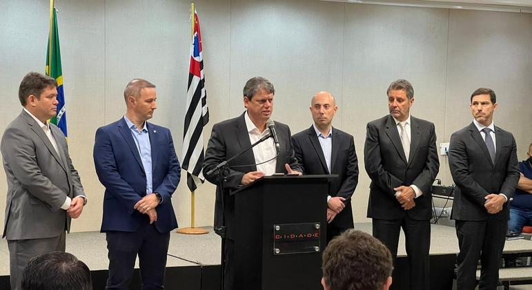 Tarcísio de Freitas anuncia novos integrantes do governo em coletiva de imprensa