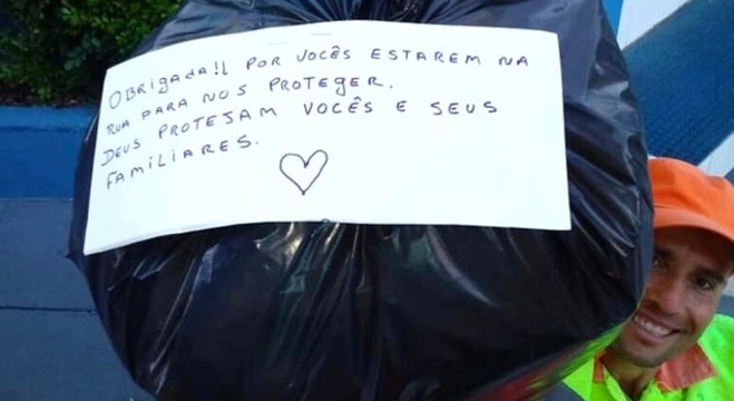 Coletores de lixo foram surpreendidos com mensagens de gratidão