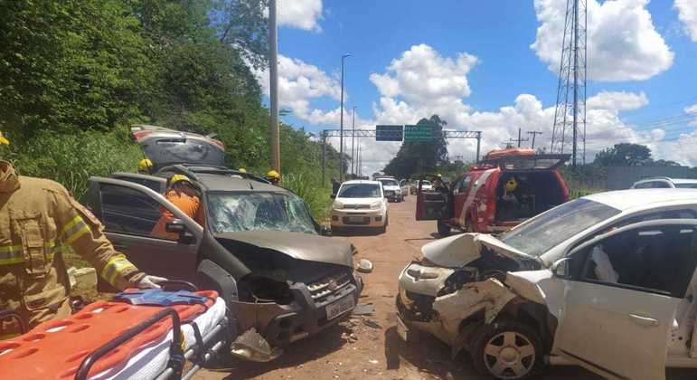 Colisão frontal ocorreu entre dois Fiats Palio em Brazlândia (DF) 