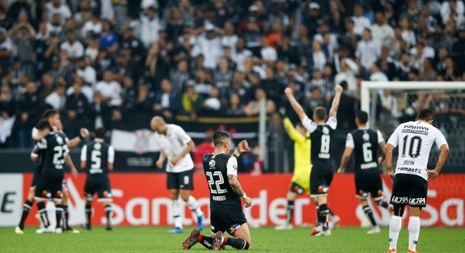 Eliminação do confuso Corinthians de Loss em pleno Itaquerão. Dolorido