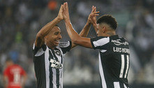 Com 2º tempo arrasador, Botafogo vira contra o Internacional e amplia vantagem no Brasileirão 