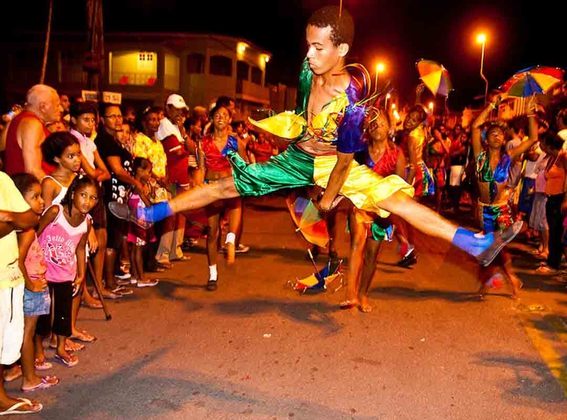 Com a marchinha acelerada, o frevo possui banda e segue o estilo dos blocos de carnaval. Em 2014, por exemplo, foi inaugurado o Paço do Frevo, no Recife, um lugar que reúne informações referentes ao gênero e toda a história da sua cultura. Em 14 de setembro é comemorado o Dia Nacional do Frevo.