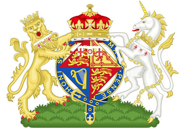 Com a morte da rainha, o brasão mudou e, claro, o rótulo vai ter que mudar também. Elizabeth II usava um brasão com o leão da Inglaterra, o unicórnio da Escócia e um escudo dividido em quatro partes. Também há a seguinte frase: 