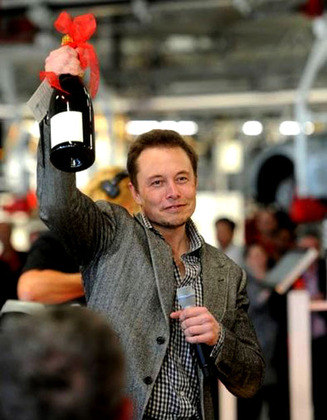 Com a valorização das ações do Twitter, o valor investido por Elon Musk  já se transformou em US$ 3,68 bilhões. Ou seja, em poucos dias ele lucrou cerca de US$ 780 milhões, cerca de 3,5 bilhões de reais.