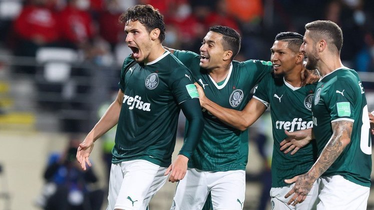 Com a vitória do Palmeiras contra o Al Ahly por 2 a 0, o Verdão entrou para a lista de clubes brasileiros que já disputaram uma final de Mundial de Clubes desde o novo formato adotado. Confira as equipes brasileiras que jogaram a decisão do torneio da FIFA.
