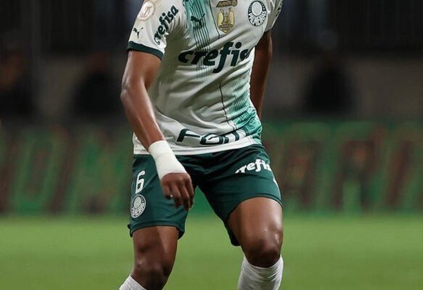 Com apenas 19 anos, Vanderlan ajudou o Palmeiras com toda sua polivalência em campo, atuando tanto na lateral como na zaga. Foto: Cesar Greco/ Palmeiras