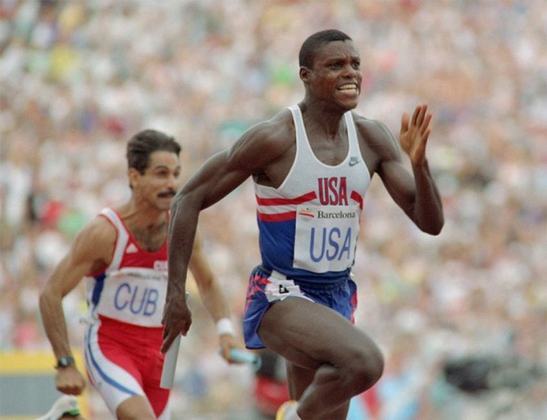 Com dez medalhas - nove de ouro e uma de prata -, Carl Lewis também está na história olímpica. No atletismo, o norte-americano acumulou as honrarias entre os Jogos de 1984 e 1996.