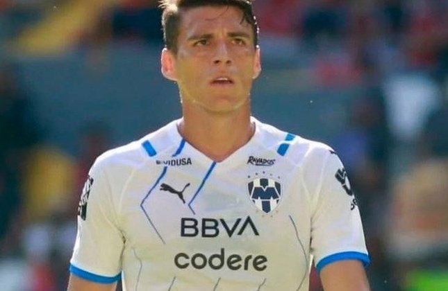 Com duas Copas do Mundo no currículo (2010 e 2014) e uma longa carreira na Europa, onde atuou passou no PSV e Roma, Moreno chegou aos Rayados em 2021 e participou do título da Liga dos Campeões da CONCACAF. O defensor, com muita força física e rodagem no Velho Continente, é uma das armas do Monterrey.