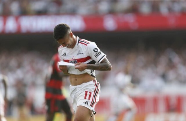 Com golaço de Rodrigo Nestor, São Paulo empata com o Flamengo em 1 a 1 no Morumbi e conquistou a Copa do Brasil pela primeira vez em sua história.