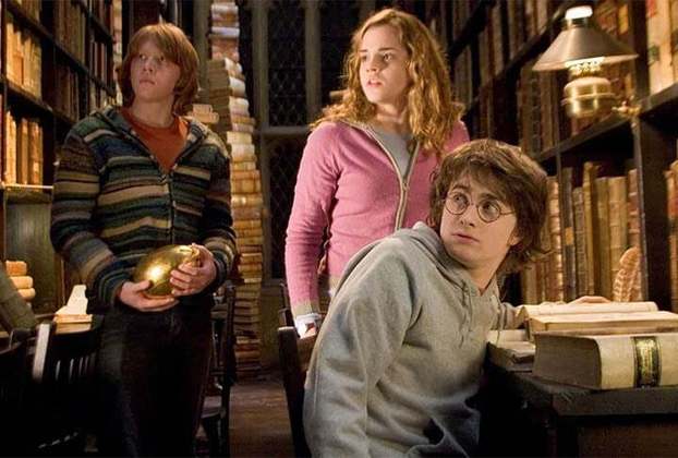 Com mais de duas décadas passadas, a série desenvolvida por J.K. Rowling ainda gera assunto para o mundo do entretenimento e, por essa razão, é frequentemente readaptada internet afora.