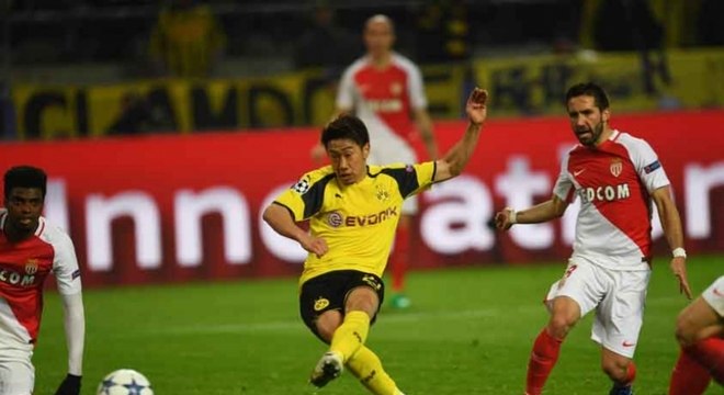 Com o fim da janela de transferências marcado para esta sexta-feira, ainda tem clubes europeus tentando fechar negócios de última hora. Sem espaço com o novo treinador Lucien 