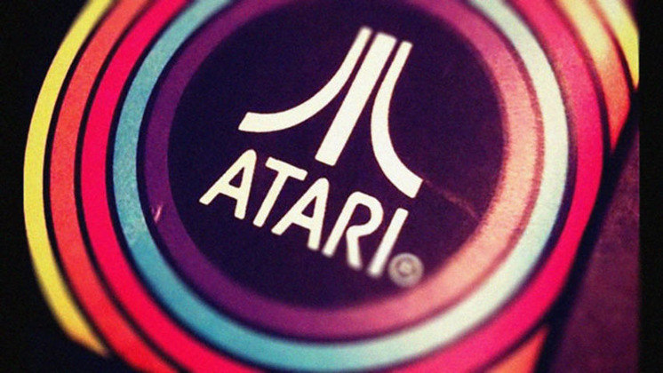 Com o passar do tempo e adquirindo mais conhecimento, Jobs foi aprovado para um emprego na Atari, em 1974. 