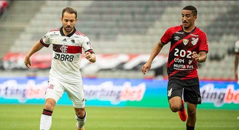 COM PÚBLICO - Flamengo x Athletico-PR (3/10, 16h) - O Flamengo não enviou representante para a reunião do Conselho, pois achava que a decisão cabia às autoridades locais. Já o Furacão foi o único clube que se opôs ao retorno da torcida.