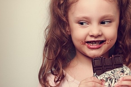 Com que idade posso dar chocolate ao meu filho?