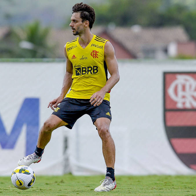 Recuperado de lesão no joelho, zagueiro Rodrigo Caio foi relacionado novamente