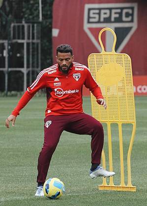 Reinaldo em treino do São Paulo