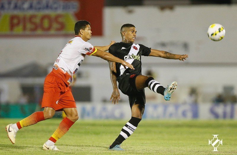 Flamengo joga desligado, quase fica fora do G4 e perde milhões em premiação