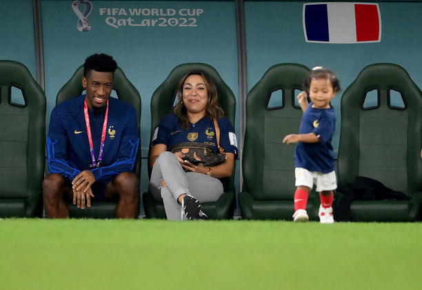 E o sorrisão de Coman ao ver a filha correndo pelos gramados?