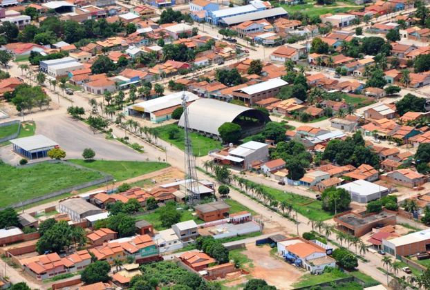Combinado (Tocantins) - Cidade com 4.900 habitantes numa área de 209 km2, a 383m de altitude e 351 km da capital Palmas.