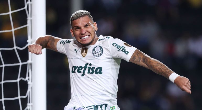 Navarro comemora 1º gol pelo Palmeiras, contra o Deportivo Táchira, na Libertadores 2022
