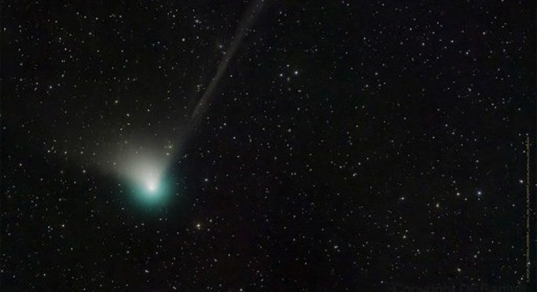 O cometa poderá ser visto a olho nu caso o céu esteja sem poluição luminosa
