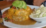 É basicamente um hambúrguer coberto de molho chili, servido na região de Colorado Springs, no Colorado