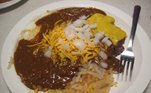 Além de exibir gatos, a internet foi feita para nos mostrar comida. Para quem não lembra, o Instagram ficou famoso justamente por causa das fotos com pratos, escondidos sob camadas de filtros. Um perfil no Twitter (chamado 'Regional American Food',  @RegionalUSFood) resolveu focar exatamente isso e nos mostrar o mundo subterrâneo da culinária regional dos EUA, com fotos que mostram em detalhes a beleza avassaladora de cada prato