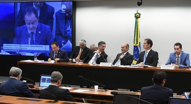 Comissão de Orçamento poderá votar o parecer final ao Orçamento até o dia 17