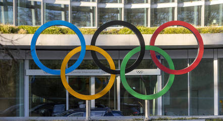 Comitê Olímpico Internacional reintegra atletas russos e bielorrussos