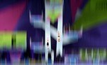 Celina Toth, do Canadá, e Rylan Wiens, do Canadá, competem durante a final mista de saltos de plataforma de 10m sincronizados no décimo primeiro dia dos Jogos da Commonwealth no Sandwell Aquatics Centre, em Birmingham, no centro da Inglaterra, em 8 de agosto