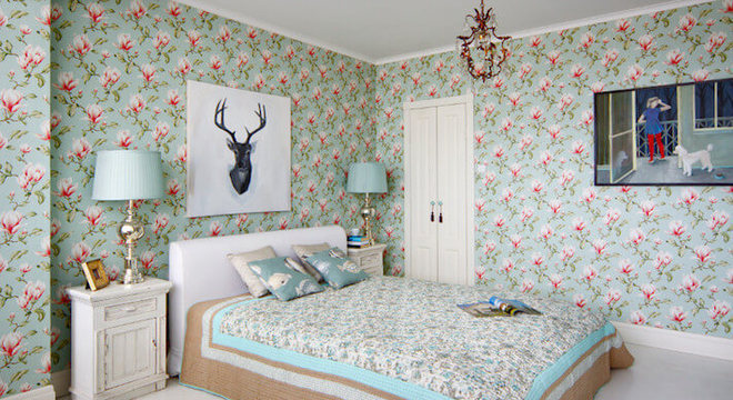  Como colar tecido na parede para alegrar o ambiente por meio de cores e estampas 