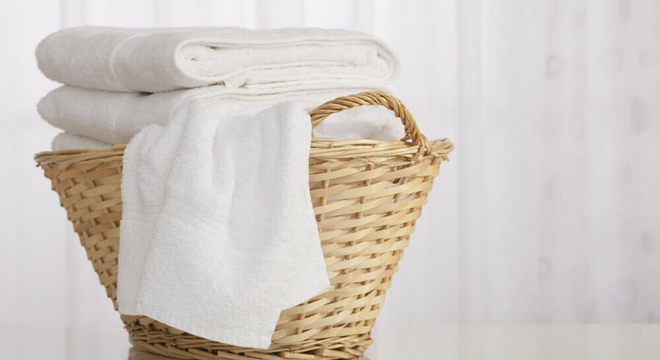 como evitar mofo em roupas