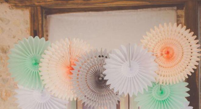 Como fazer cortina de papel crepom