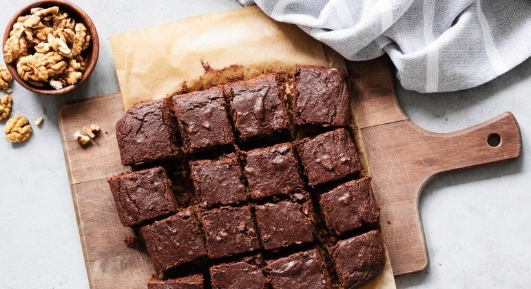 Como fazer doce o Delicioso Brownie de Chocolate com Nozes