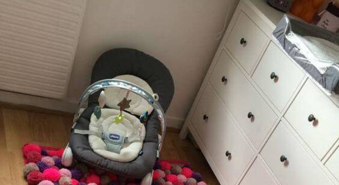 Como fazer tapete de pompom para quarto de bebê