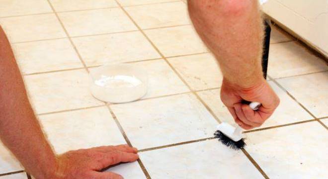 Como limpar rejunte branco