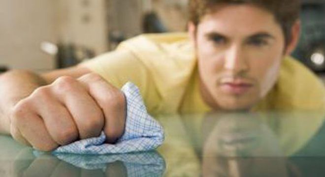 Como limpar vidros de mesa no dia a dia