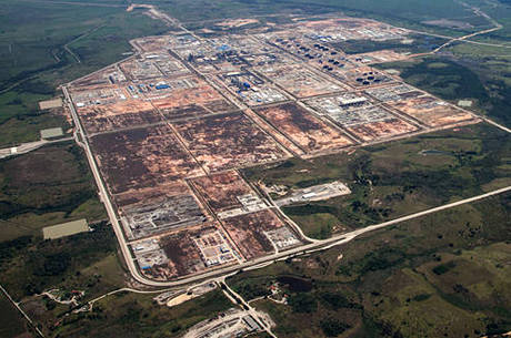 Área de refino do Comperj está com obras paradas