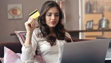 Juros do cartão de crédito aceleram e atingem o maior nível em 4 anos