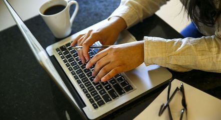 Uso de pc no início da noite eleva conta