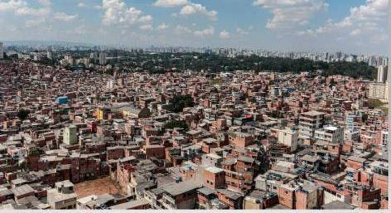 Crianças  de Paraisópolis receberam aulas de reforço de alunos de colégio particular