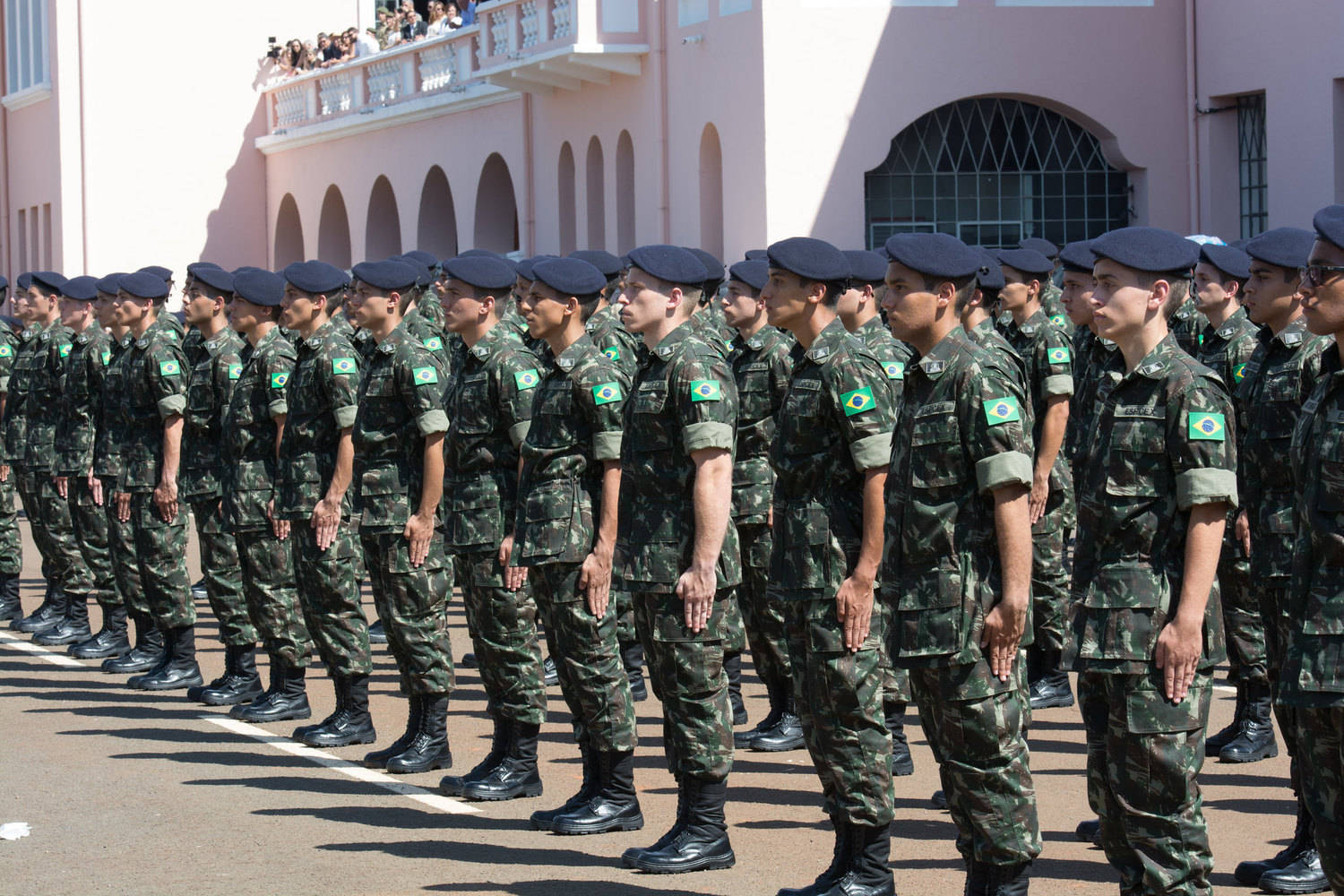 Concurso do Exército tem 440 vagas e salário final de R$ 7,3 mil