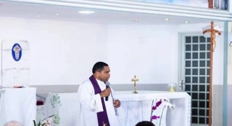Condenado, o padre Delson Zacarias dos Santos continua foragido