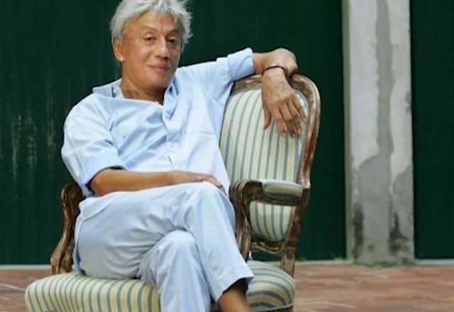 De acordo com relatos, Clodovil não gostava de festas. Então, uma vez por semana, havia um jantar com os amigos mais próximos. Na noite do acontecimento, o estilista estava com um assessor e um amigo