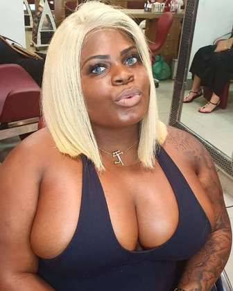 Se houvesse um concurso para eleger a nova loira do Tchan, JoJo estaria preparadíssima