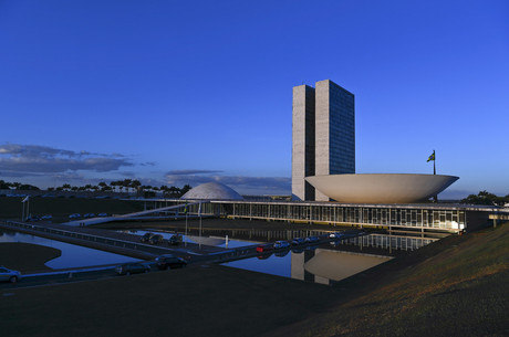 Legislativo: as aposentadorias  do funcionalismo