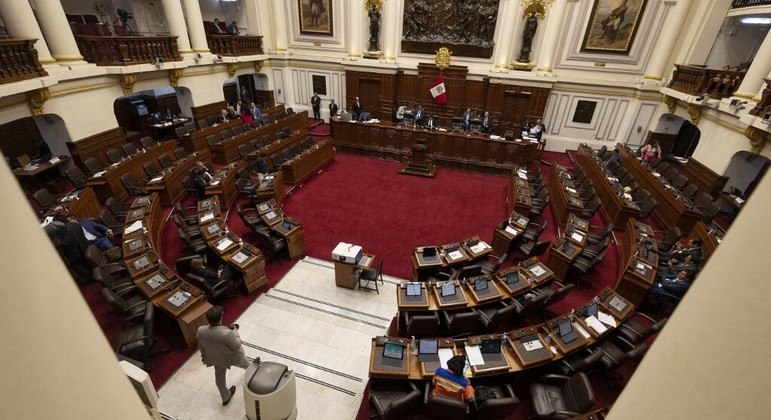 Congressistas vetaram pela segunda vez a antecipação das eleições para este ano