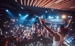 Por ser um dos clubes mais elegantes da cidade, a Sutton recebe shows de artistas internacionais, como Steve Aoki e Jason Derulo