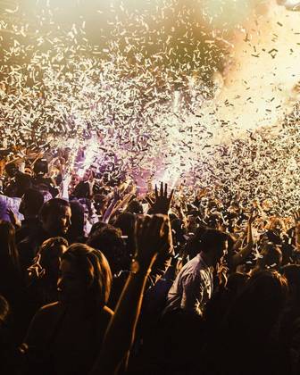 O espaço conta com uma grande pista de dança e um bar, para pedir bebidas. Existem banheiros na área comum do clube e um banheiro unissex na área VIP, que teria sido usado por Daniel Alves para trancar e violentar a jovem de 23 anos