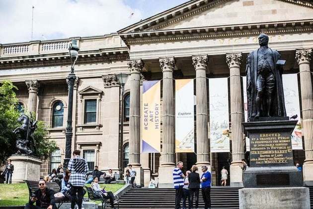 Conhecida como a capital cultural da Austrália, Melbourne abriga diversas galerias de arte, teatros, cinemas e eventos culturais, tornando-se um paraíso para os amantes das artes.